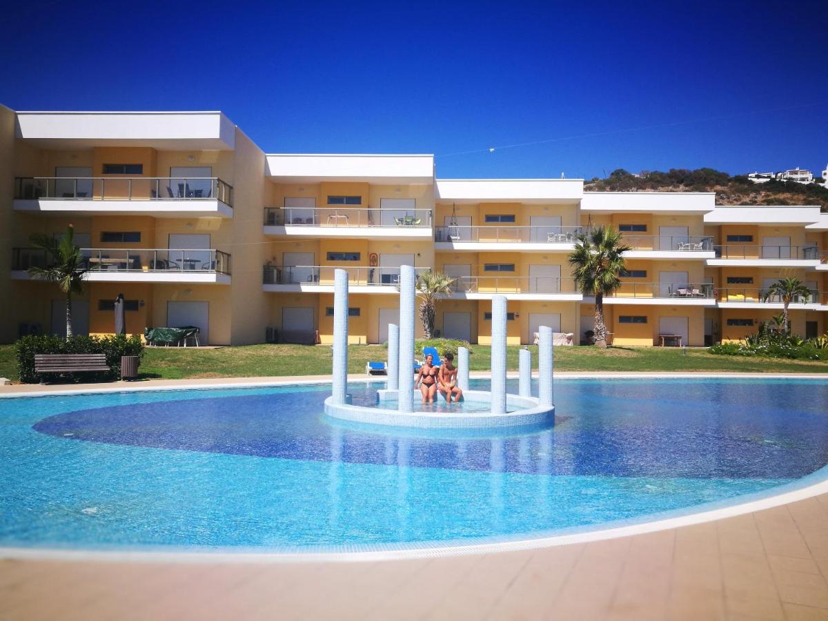 Spacious In With Pool And Terrace Apartamento Albufeira