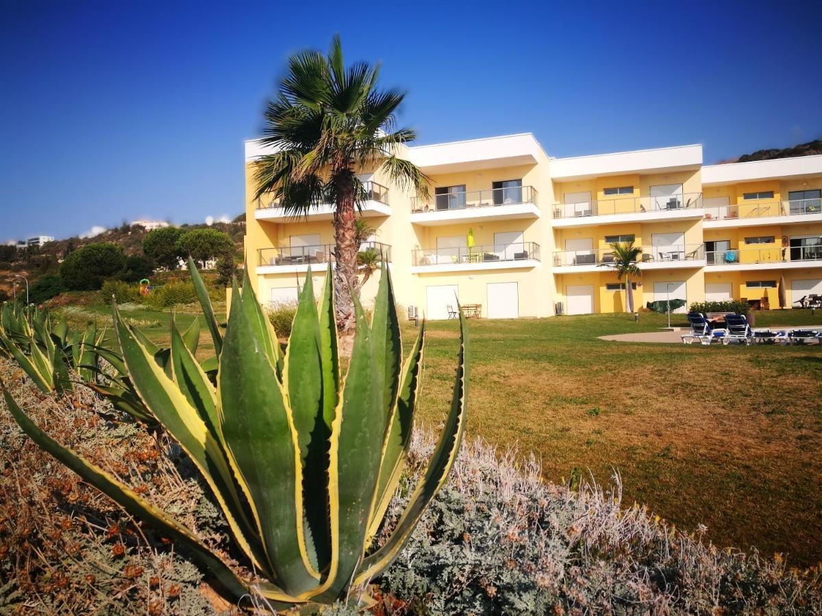 Spacious In With Pool And Terrace Apartamento