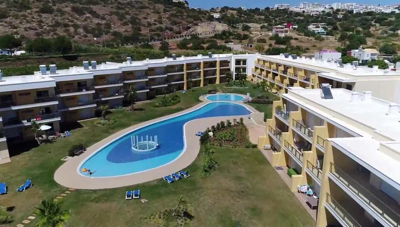 Spacious In With Pool And Terrace * Albufeira