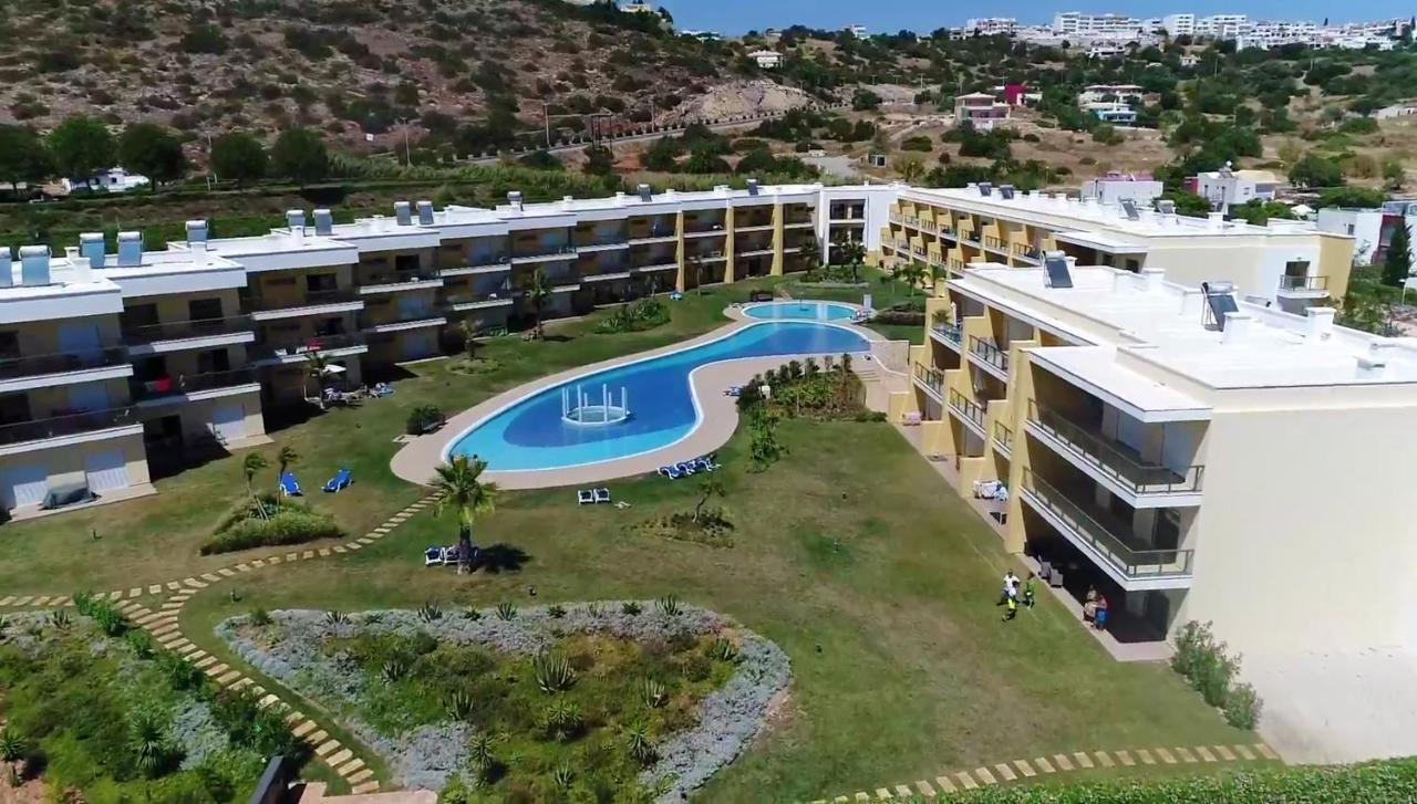 Spacious In With Pool And Terrace Apartamento
